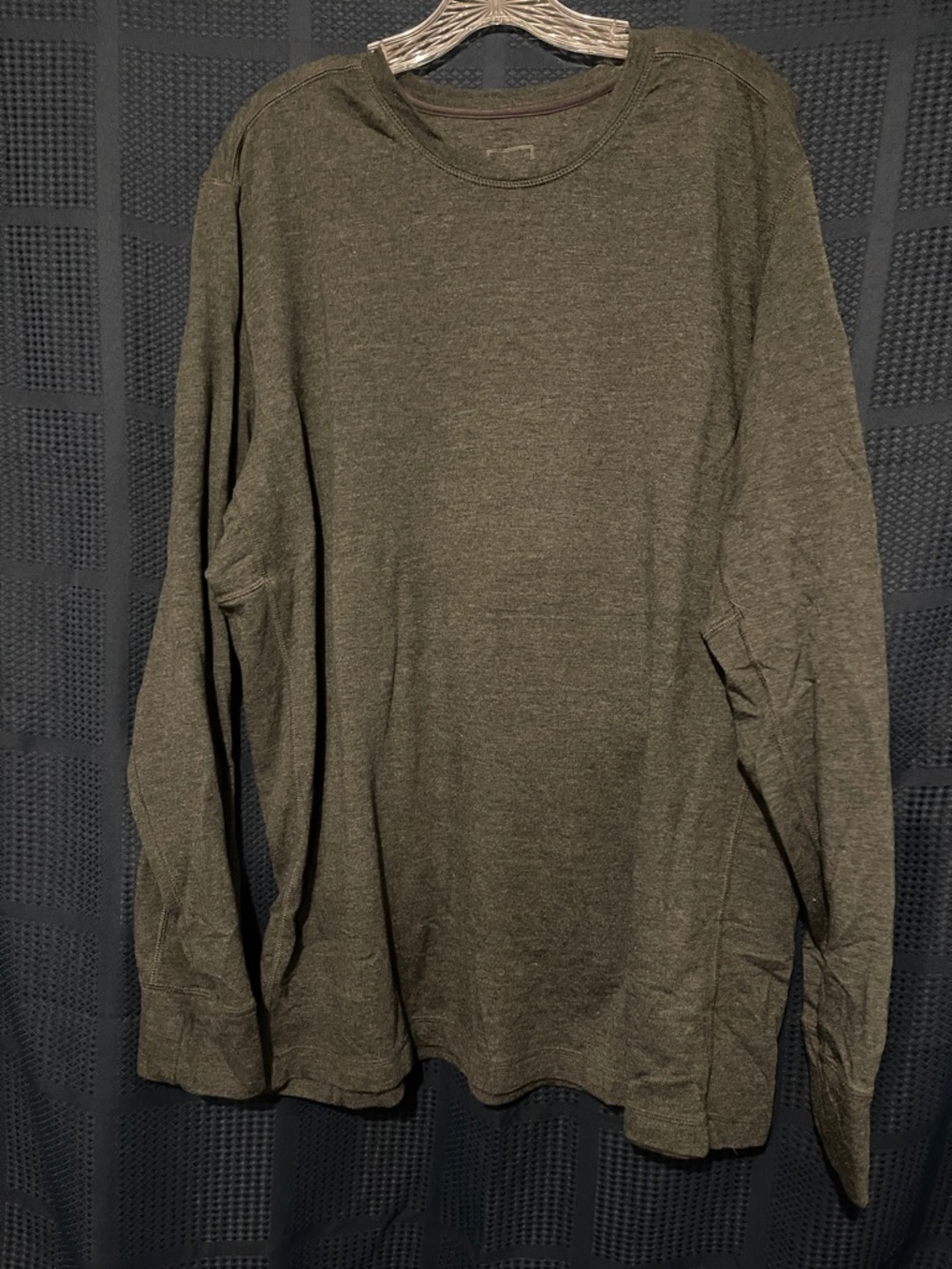The North Face Men's Long Sleeve Crewneck Shirt - Olive